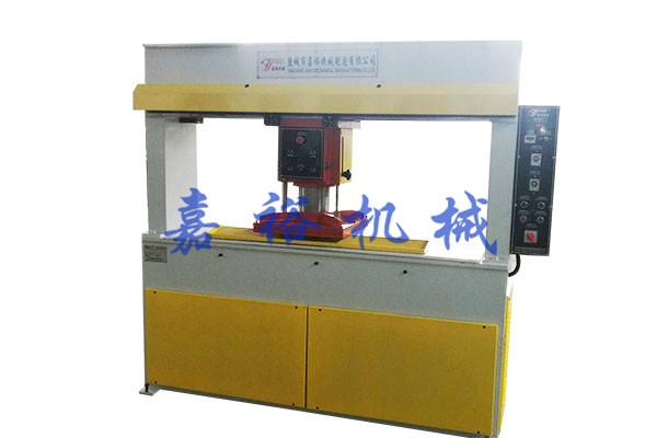 裁断机对液压油的性能有什么要求？