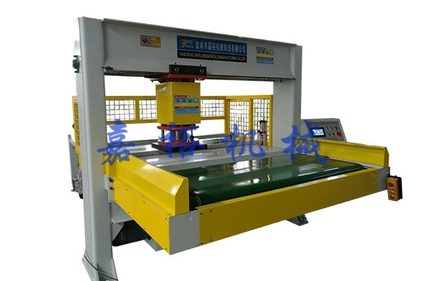 裁断机厂家介绍裁断机主要部件有哪些？